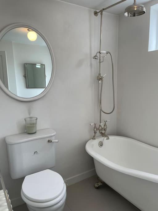 Willow House, Georgian Property In Shepperton Εξωτερικό φωτογραφία