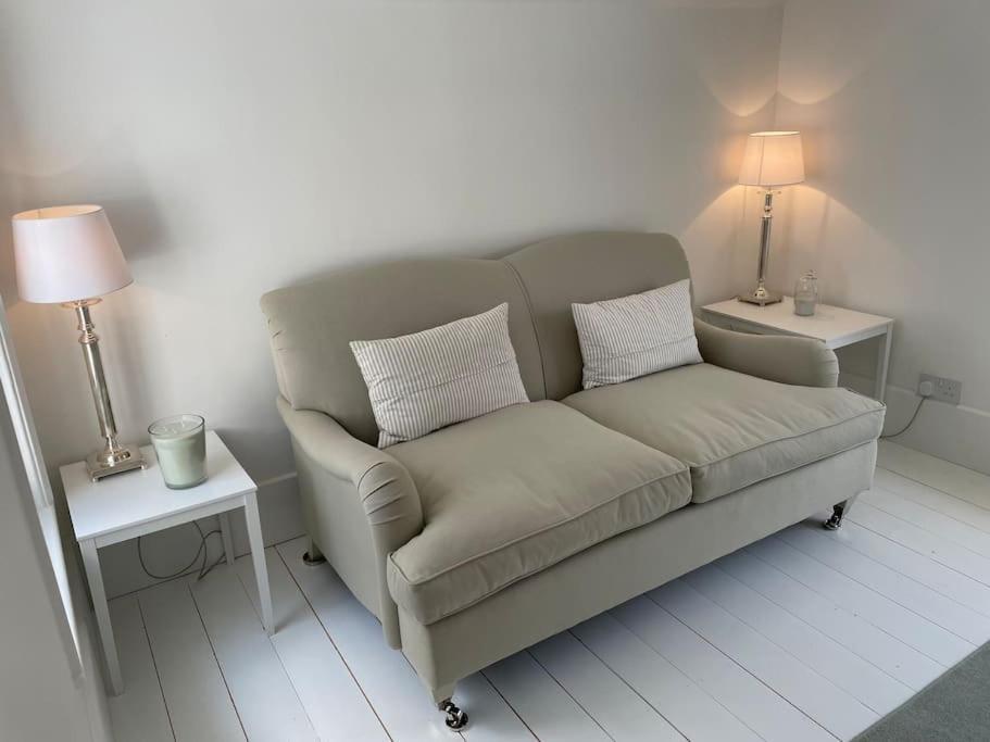 Willow House, Georgian Property In Shepperton Εξωτερικό φωτογραφία